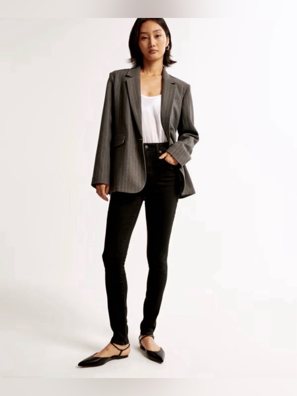 Abercrombie & Fitch Super Skinny High Rise Ankle Jeans. *Black*